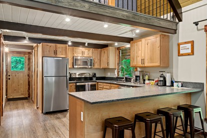 Secluded Forest Retreat with Hot Tub and Stone Fireplace in Ashford, Washington - Ashford, Washington - glamping.directory