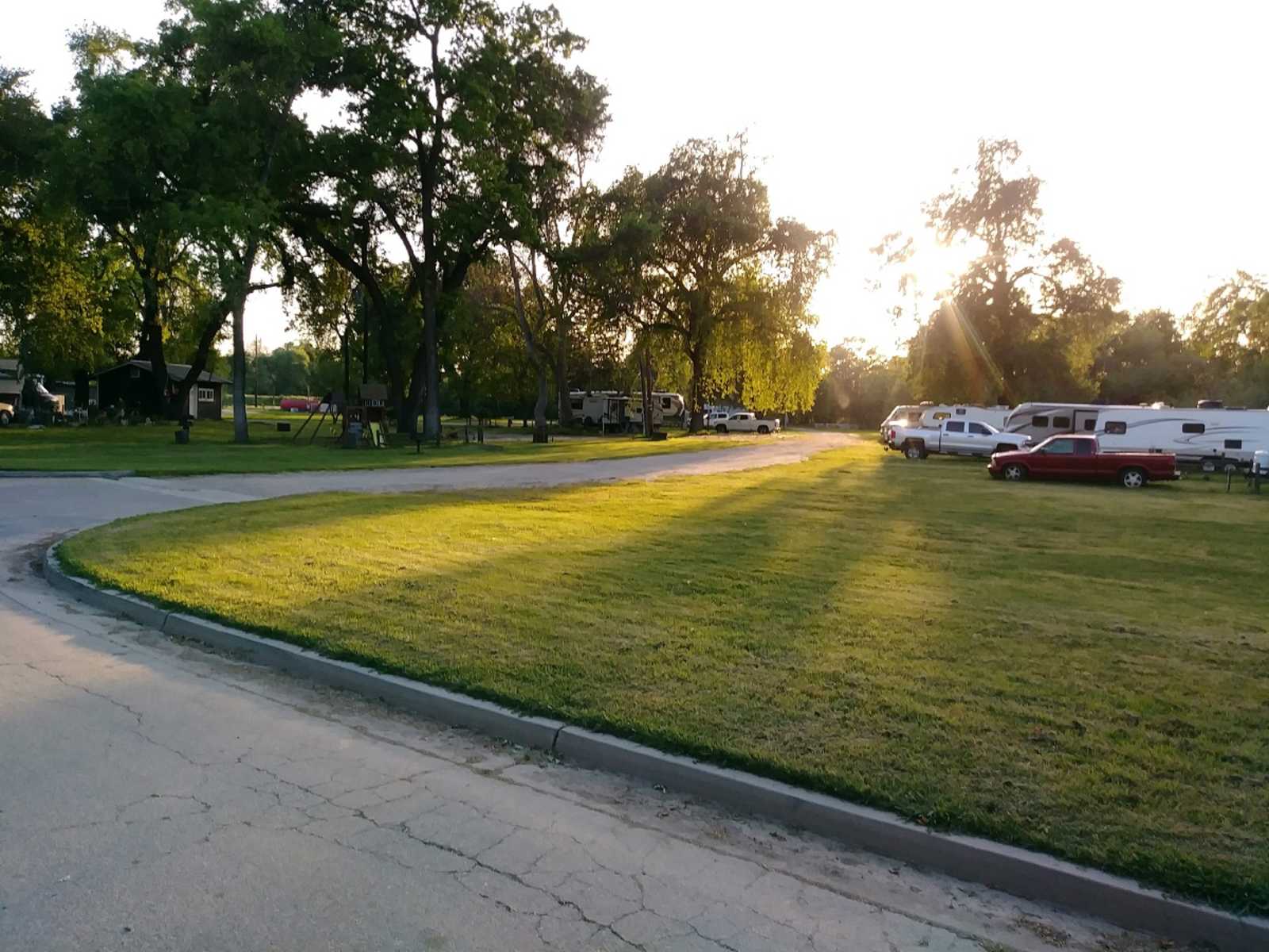 Riverbend RV Park - glamping.directory