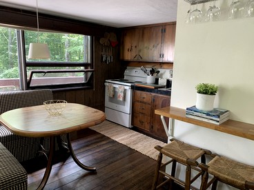 Cozy Cabin Rental with Fireplace near Killington Mountains in Vermont - Pittsfield, Vermont - glamping.directory