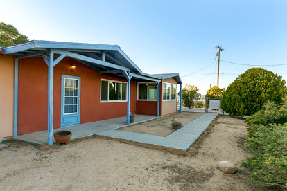 Cute House for Family Glamping Trips near Joshua Tree National Park, California - glamping.directory