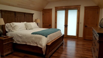 Serene Vacation Getaway with Lake Views near the Hiawatha Trail in Wisconsin - Harshaw, Wisconsin - glamping.directory