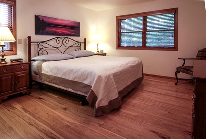 Serene Vacation Getaway with Lake Views near the Hiawatha Trail in Wisconsin - Harshaw, Wisconsin - glamping.directory