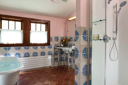Bright and Spacious Bed and Breakfast Accommodation near Bethel Woods, New York - Sparrow Bush, New York - glamping.directory