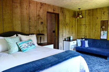 Pet-Friendly Cabin Rental near Mount Shasta for Glamping in Northern California - Mount Shasta, California - glamping.directory