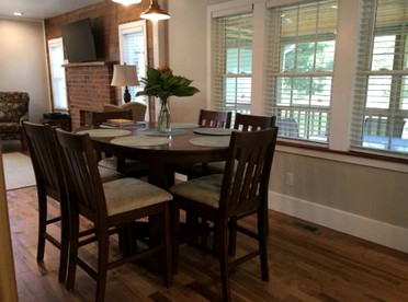Secluded and Historic 1890s Cottage near the Blue Ridge Mountains, North Carolina - Franklin, North Carolina - glamping.directory