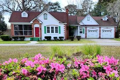 Picturesque Cottage with Pond Views Great for Family Getaways in Georgia - glamping.directory