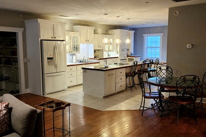 Picturesque Cottage with Pond Views Great for Family Getaways in Georgia - Midway, Georgia - glamping.directory