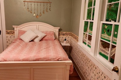 Picturesque Cottage with Pond Views Great for Family Getaways in Georgia - Midway, Georgia - glamping.directory