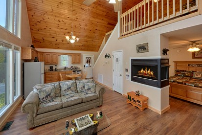 Picturesque Gatlinburg Cabin Rental for Romantic Getaways in Tennessee - Gatlinburg, Tennessee - glamping.directory