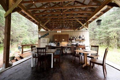 Family Friendly Yurt for Alaska Glamping - Seward, Alaska - glamping.directory