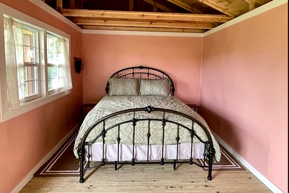Cozy Cabin Surrounded by Fields and Woods in Oberlin, Ohio - Oberlin, Ohio - glamping.directory