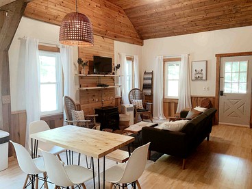 Modern Cabin Rental for Exciting Family Vacations in North Carolina - Robbinsville, North Carolina - glamping.directory