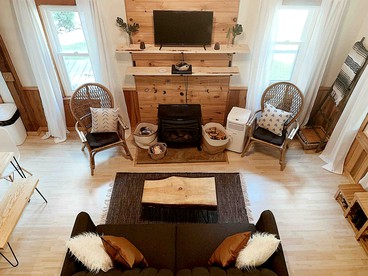 Modern Cabin Rental for Exciting Family Vacations in North Carolina - Robbinsville, North Carolina - glamping.directory