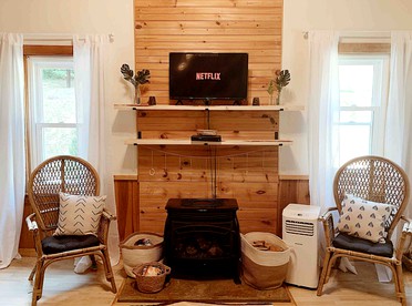 Modern Cabin Rental for Exciting Family Vacations in North Carolina - Robbinsville, North Carolina - glamping.directory