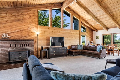 Fantastic Cabin with Fireplace in Bodega Bay, California - Bodega Bay, California - glamping.directory