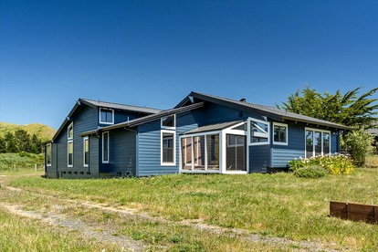 Fantastic Cabin with Fireplace in Bodega Bay, California - glamping.directory