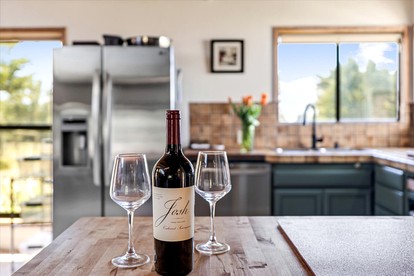 Fantastic Cabin with Fireplace in Bodega Bay, California - Bodega Bay, California - glamping.directory