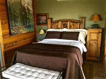 Quiet Cottage Rental for Two in Horse Country near Yosemite National Park Gateway, California - Catheys Valley, California - glamping.directory
