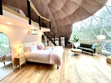 Lofted Family Dome with Equipped Deck in Kentucky - Cadiz, Kentucky - glamping.directory