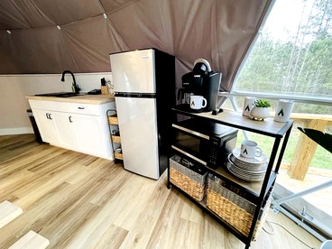 Lofted Family Dome with Equipped Deck in Kentucky - Cadiz, Kentucky - glamping.directory