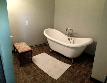 Idyllic Cottage Rental Tucked Away in the Countryside near Springfield, Missouri - Hartville, Missouri - glamping.directory