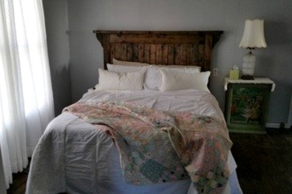 Idyllic Cottage Rental Tucked Away in the Countryside near Springfield, Missouri - Hartville, Missouri - glamping.directory