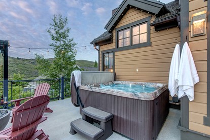Breathtaking Cottage with Barbecue and Fireplace in Park City, Utah - Park City, Utah - glamping.directory