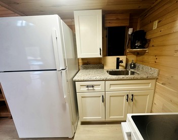 Cozy Modern Cabin with Stunning Mountain Views near Spruce Pine, North Carolina - Newland, North Carolina - glamping.directory