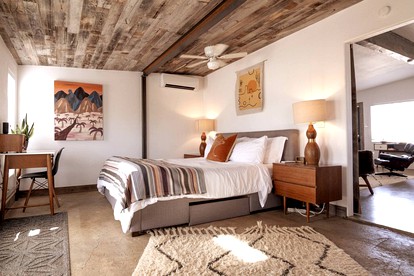 Yucca Valley Glampiing Spot with Hot-Tub and Full Amenities - Yucca Valley, California - glamping.directory