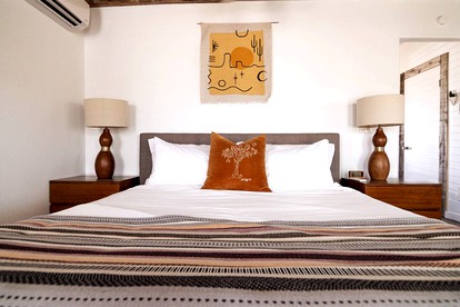 Yucca Valley Glampiing Spot with Hot-Tub and Full Amenities - Yucca Valley, California - glamping.directory