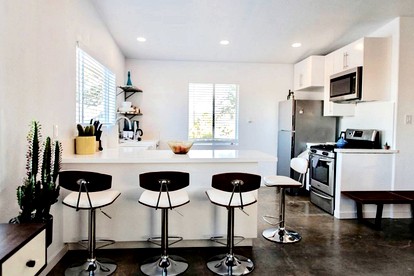Yucca Valley Glampiing Spot with Hot-Tub and Full Amenities - Yucca Valley, California - glamping.directory