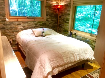 Secluded Waterfront Cabin Rental on Lake Superior near Red Cliff, Wisconsin - Bayfield, Wisconsin - glamping.directory