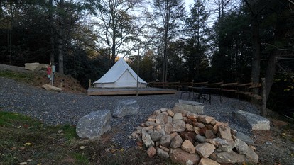 Romantic Glamping Under the Trees with Hot Tub Stargazing and Fire Pit Nights in Waynesville, North Carolina - Waynesville, North Carolina - glamping.directory