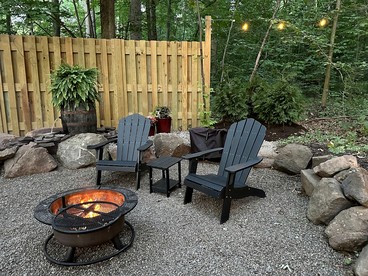 Elegant, Vintage Conestoga Covered Wagon Getaway in Denver, Pennsylvania - Denver, Pennsylvania - glamping.directory