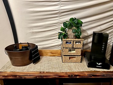 Elegant, Vintage Conestoga Covered Wagon Getaway in Denver, Pennsylvania - Denver, Pennsylvania - glamping.directory