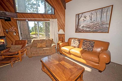 Delightful Rustic Cabin for Family and Group Getaways near Heavenly Ski Resort and Lake Tahoe, California - South Lake Tahoe, California - glamping.directory