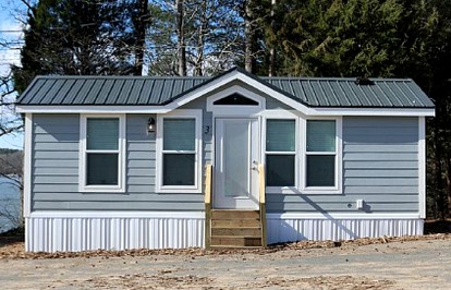 Family-Friendly Cabin Rental on Lake Wylie near Charlotte, North Carolina - Charlotte, North Carolina - glamping.directory