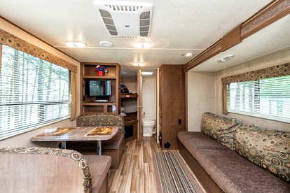 Family-Friendly Cabin Rental on Lake Wylie near Charlotte, North Carolina - Charlotte, North Carolina - glamping.directory