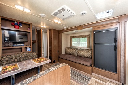 Family-Friendly Cabin Rental on Lake Wylie near Charlotte, North Carolina - Charlotte, North Carolina - glamping.directory