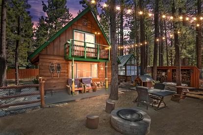 Tranquil Retreat: Lakeside Cabin in Fawnskin, Big Bear Mountains - glamping.directory