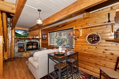 Tranquil Retreat: Lakeside Cabin in Fawnskin, Big Bear Mountains - San Bernardino, California - glamping.directory