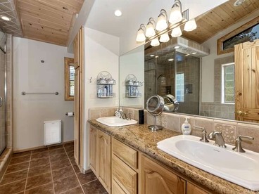 Spacious Mountain Cabin with Game Room and Outdoor Spa near Snow Summit in Big Bear, CA - Big Bear Lake, California - glamping.directory