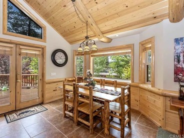 Spacious Mountain Cabin with Game Room and Outdoor Spa near Snow Summit in Big Bear, CA - Big Bear Lake, California - glamping.directory