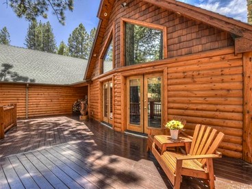 Spacious Mountain Cabin with Game Room and Outdoor Spa near Snow Summit in Big Bear, CA - Big Bear Lake, California - glamping.directory
