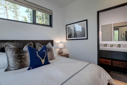 Stylish Ski Cabin Retreat with Hot Tub near Yellowstone in Big Sky, Montana - Big Sky, Montana - glamping.directory