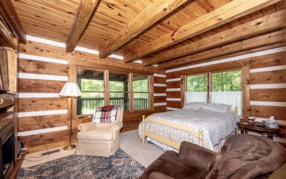 Peaceful Hillside Retreat with Panoramic Valley Views near Wineries in Newberg, Oregon - Newberg, Oregon - glamping.directory
