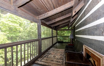 Peaceful Hillside Retreat with Panoramic Valley Views near Wineries in Newberg, Oregon - Newberg, Oregon - glamping.directory