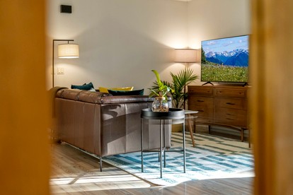 pet-friendly-cottage-hemlock-trees-near-olympic-discovery-trailhead-port-angeles-washington - Port Angeles, Washington - glamping.directory