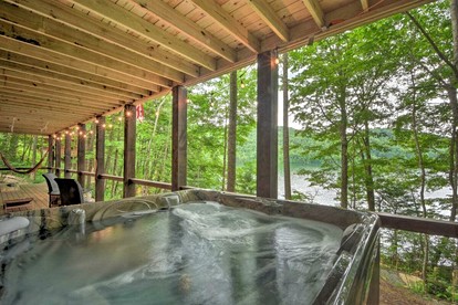 Waterfront Cabin in Topton, NC - Topton, North Carolina - glamping.directory