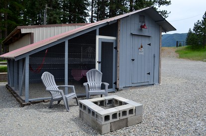 Cozy Tiny House Surronded by Thompson Falls and the Montana Mountains - Thompson Falls, Montana - glamping.directory